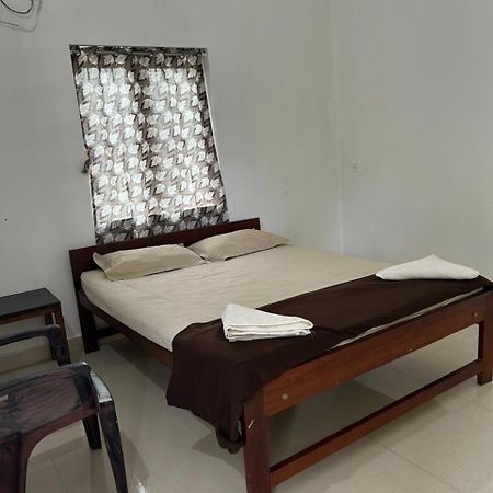 Hare Krishna Hotel Arambol Buitenkant foto