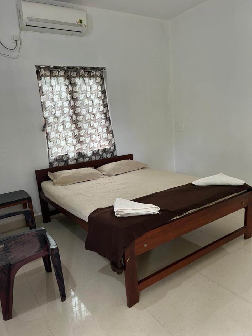 Hare Krishna Hotel Arambol Buitenkant foto