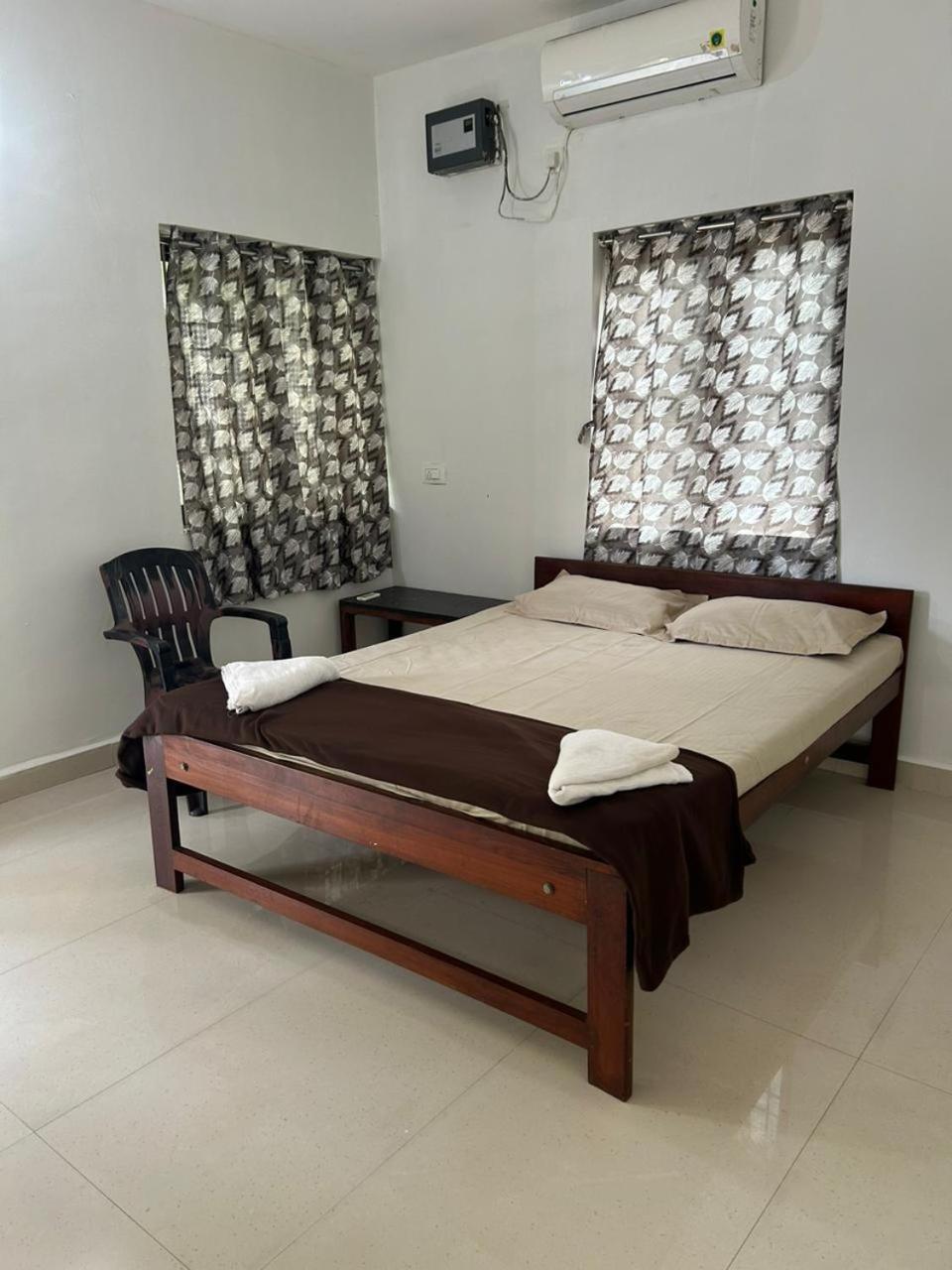 Hare Krishna Hotel Arambol Buitenkant foto