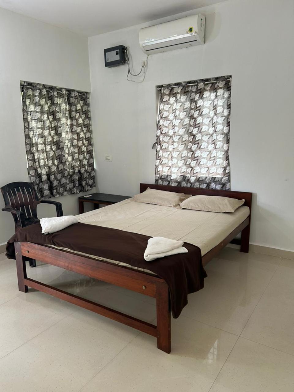 Hare Krishna Hotel Arambol Buitenkant foto